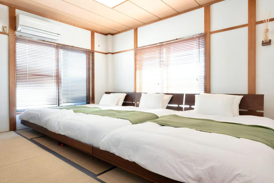 Bedroom, air conditioner