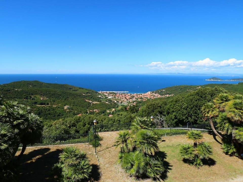 View (from property/room), Sea view, Inner courtyard view