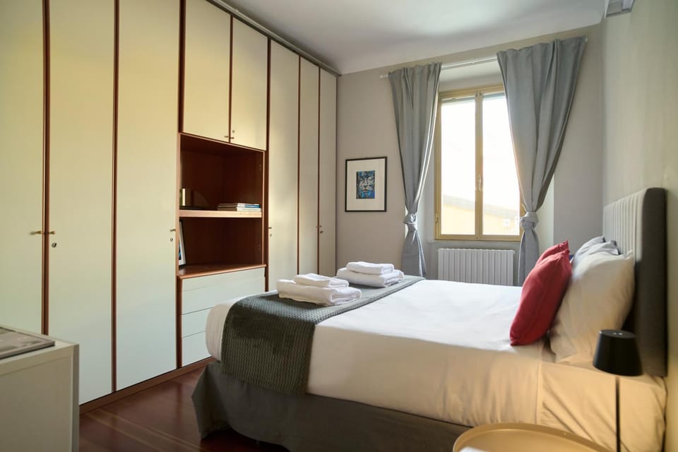 Bed, Photo of the whole room, Bedroom, heating, towels, wardrobe, air conditioner