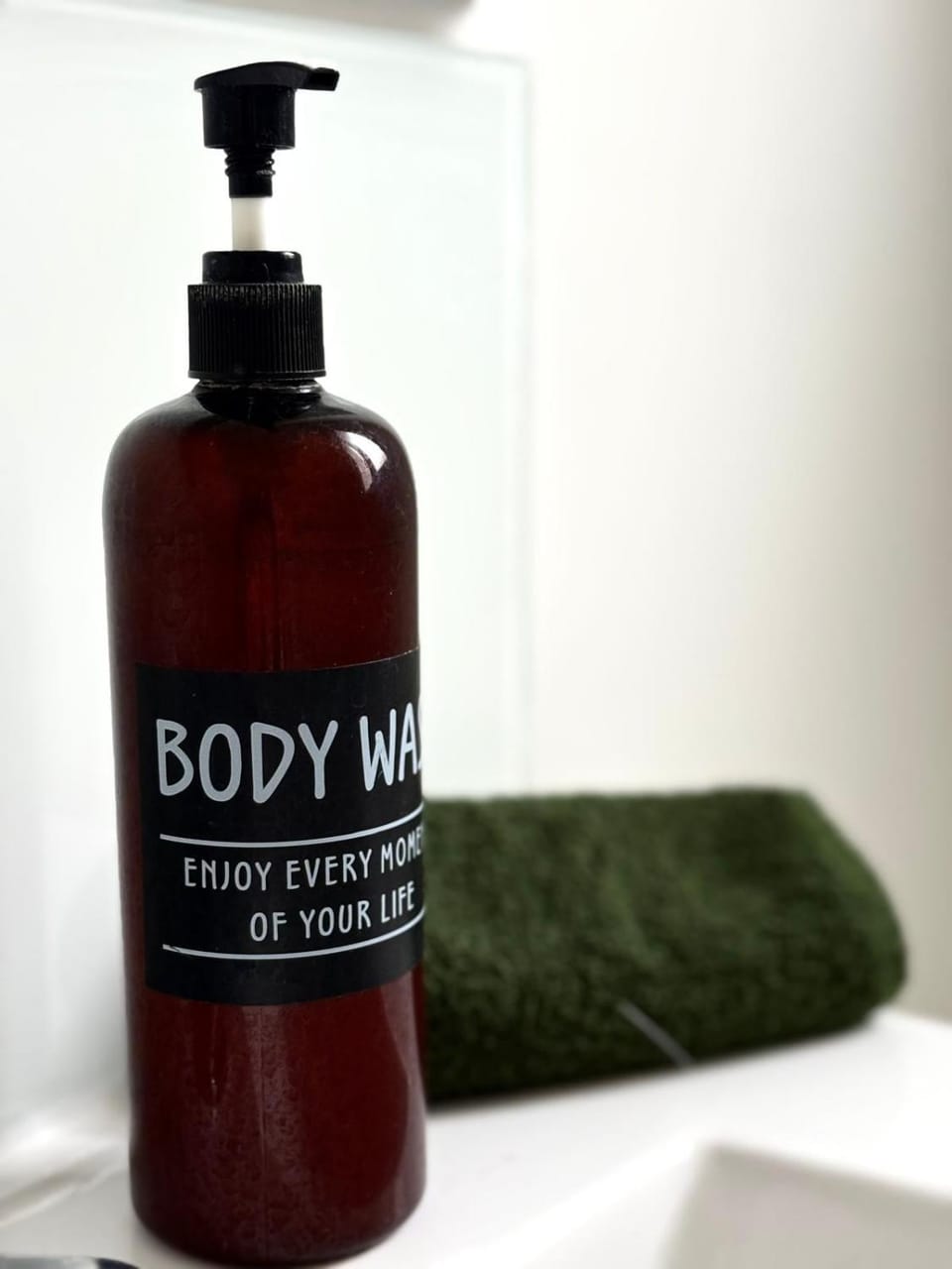 House, garden & garage, Downtown, Near Zenith & A75 House in Auvergne-Rhône-Alpes