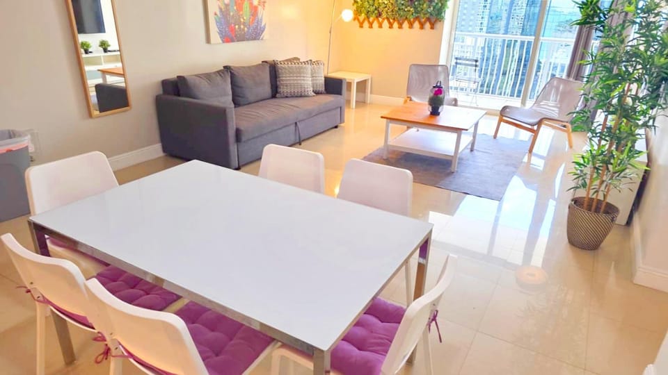 Seating area, Dining area