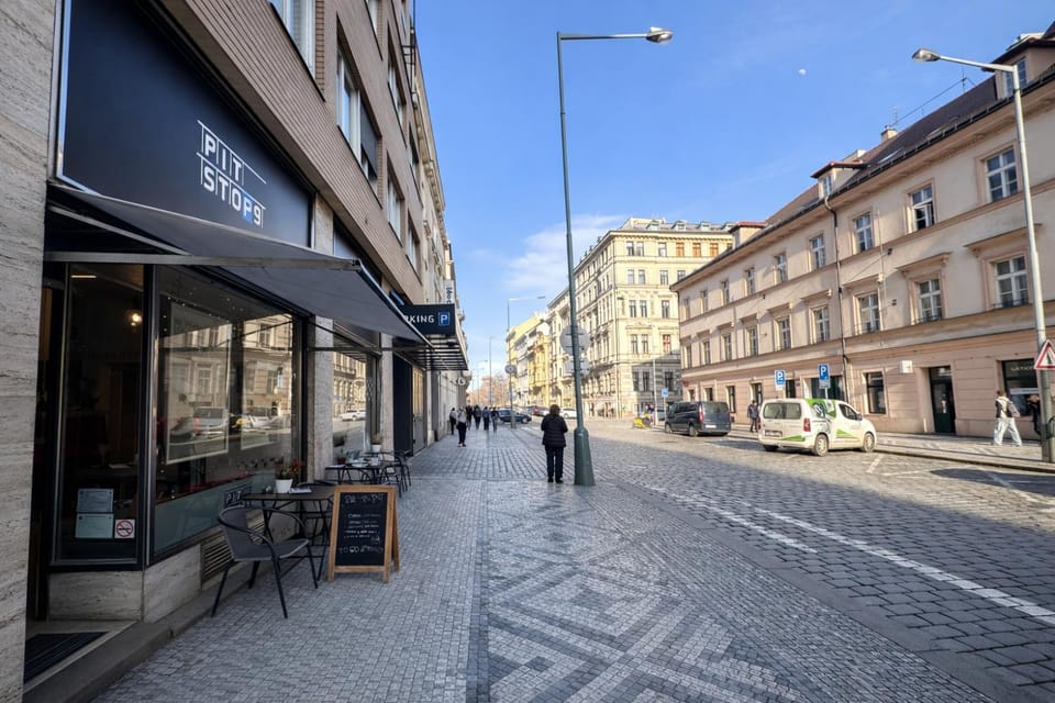 Property building, Neighbourhood, Street view, Location