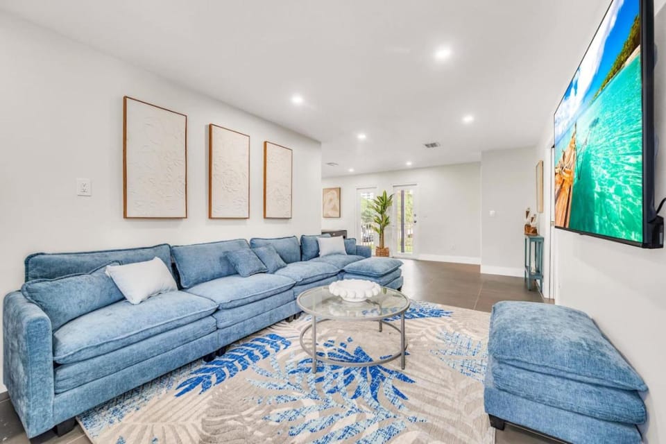 Loggerhead 201, Spectacular Balcony Oceanview Heated Pool Apartment in Lauderdale-by-the-Sea