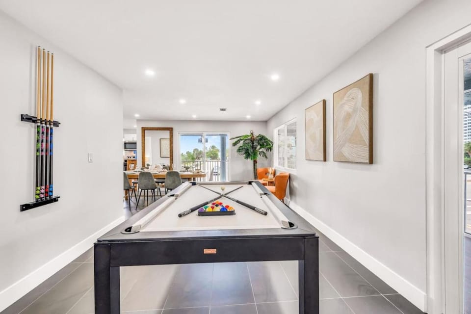 Loggerhead 201, Spectacular Balcony Oceanview Heated Pool Apartment in Lauderdale-by-the-Sea