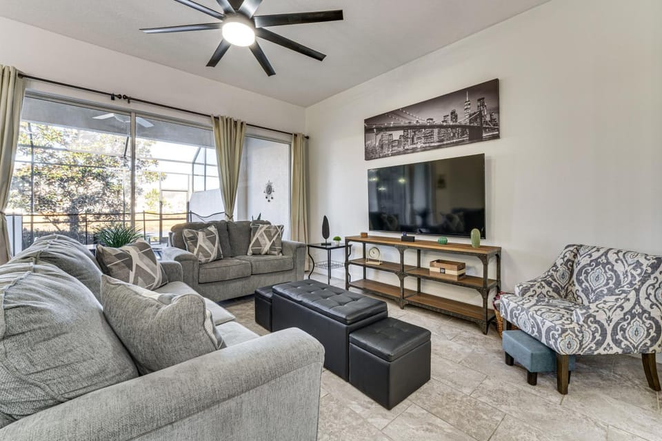 Theme Park Fun & Resort-Style Perks: Davenport Gem House in Four Corners