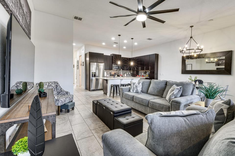 Theme Park Fun & Resort-Style Perks: Davenport Gem House in Four Corners