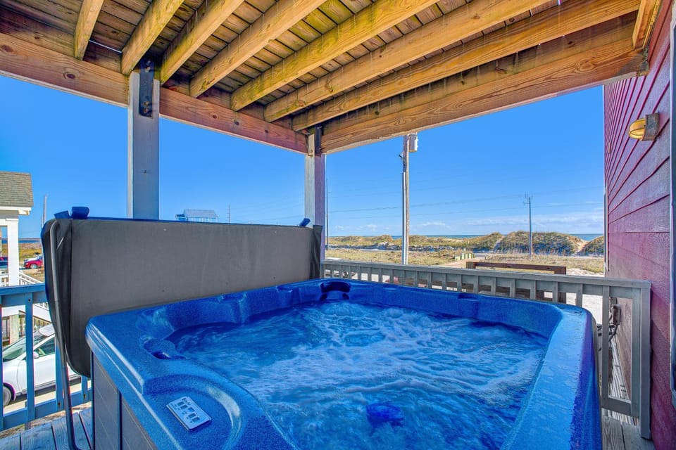 HALE124 3's a Charm 124 House in Hatteras Island