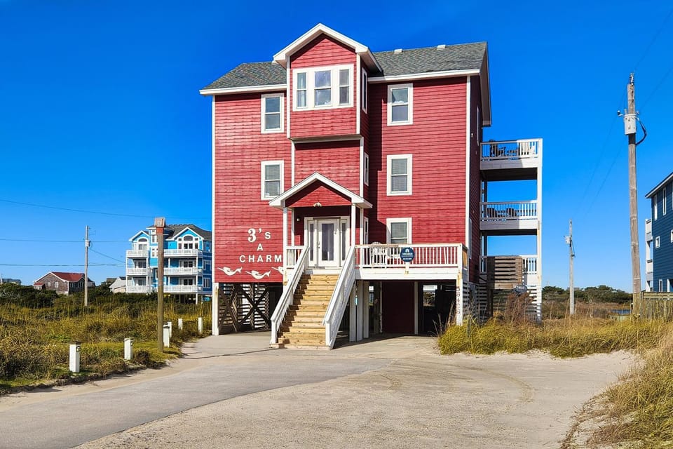 HALE124 3's a Charm 124 House in Hatteras Island