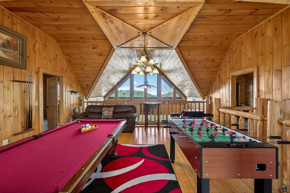 Mountain Views - Hot Tub - Game Room - Sleeps 16 House in Pigeon Forge