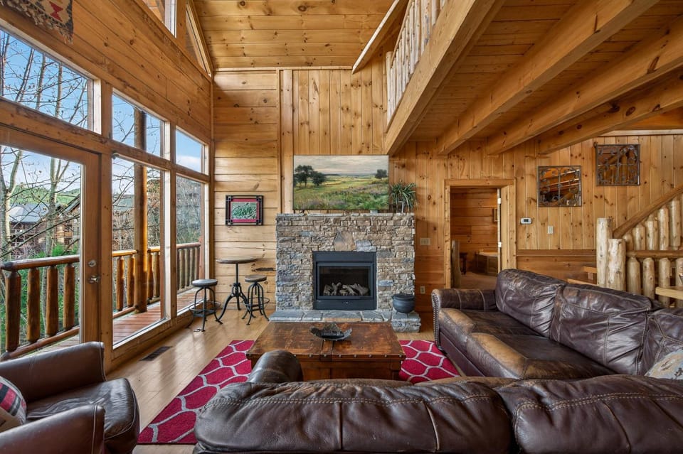 Mountain Views - Hot Tub - Game Room - Sleeps 16 House in Pigeon Forge