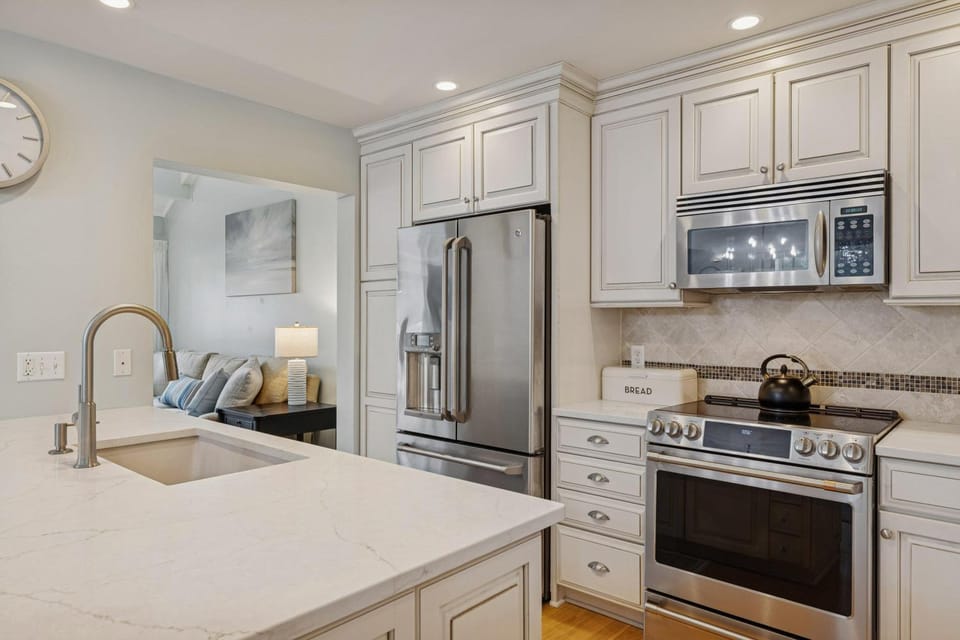 Kitchen or kitchenette, oven, stove, toaster