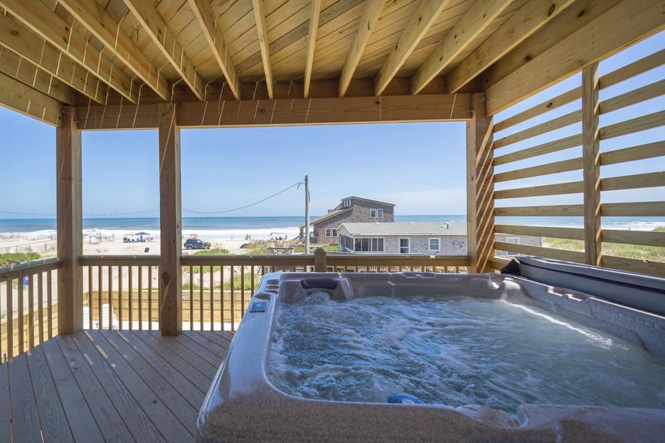 RO120 The Knotty Whale House in Rodanthe