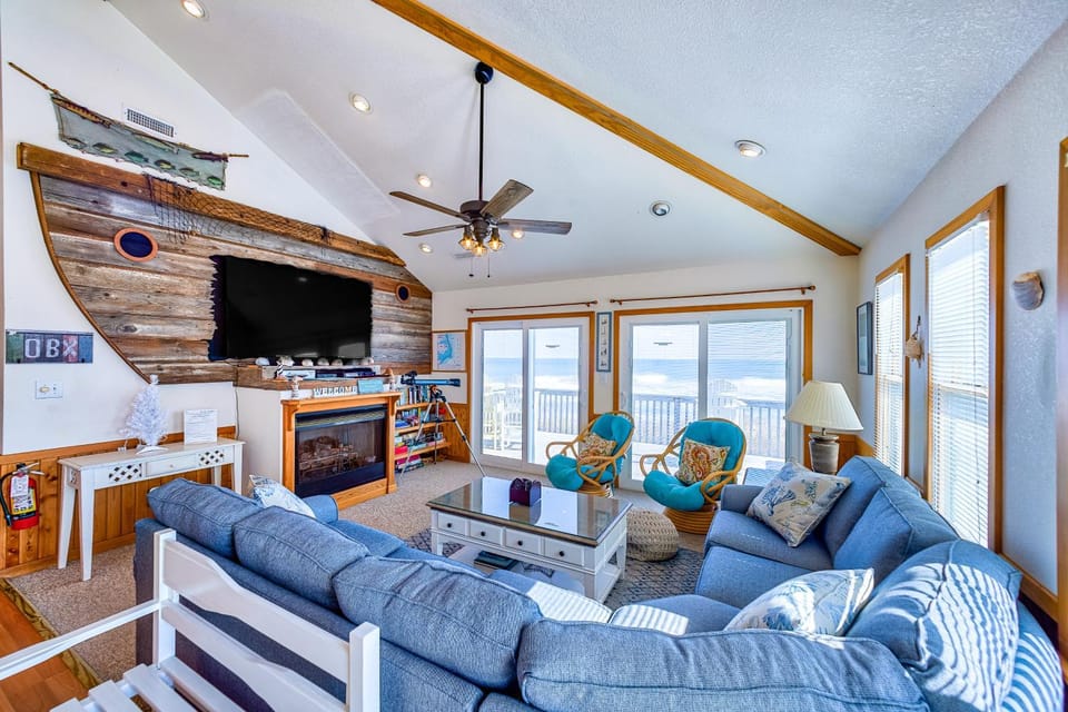 RO125 Captain's Quarters House in Rodanthe