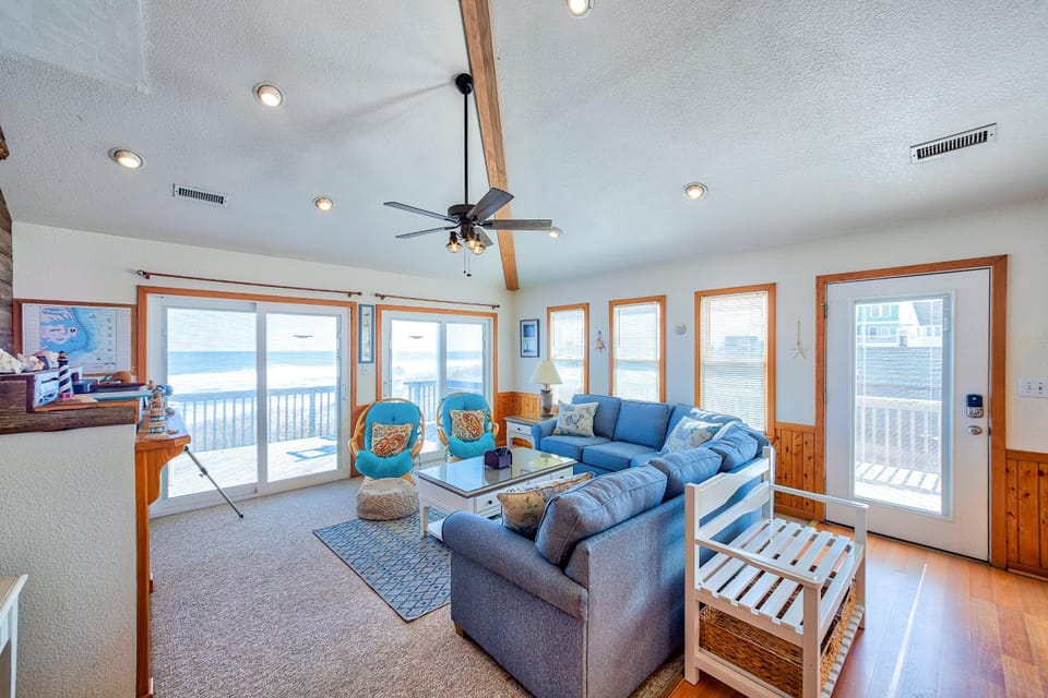 RO125 Captain's Quarters House in Rodanthe