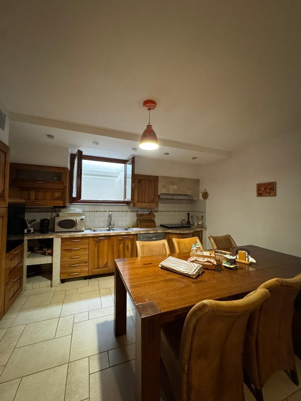 Kitchen or kitchenette, Dining area, stove