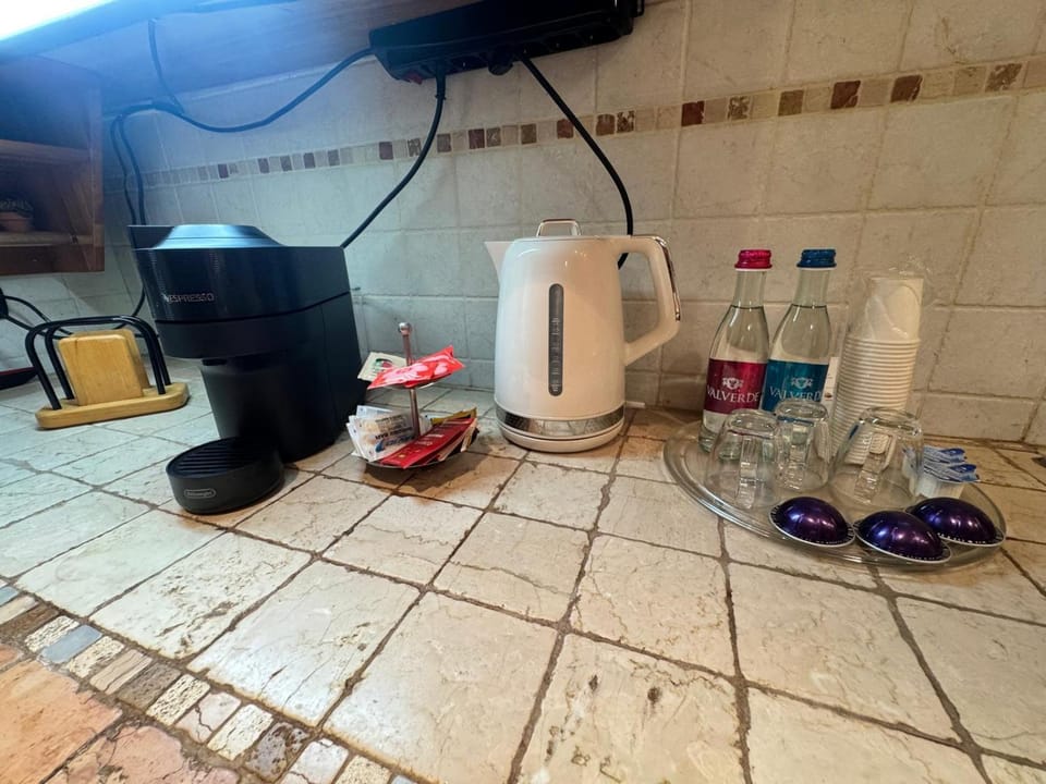 Coffee/tea facilities, Breakfast