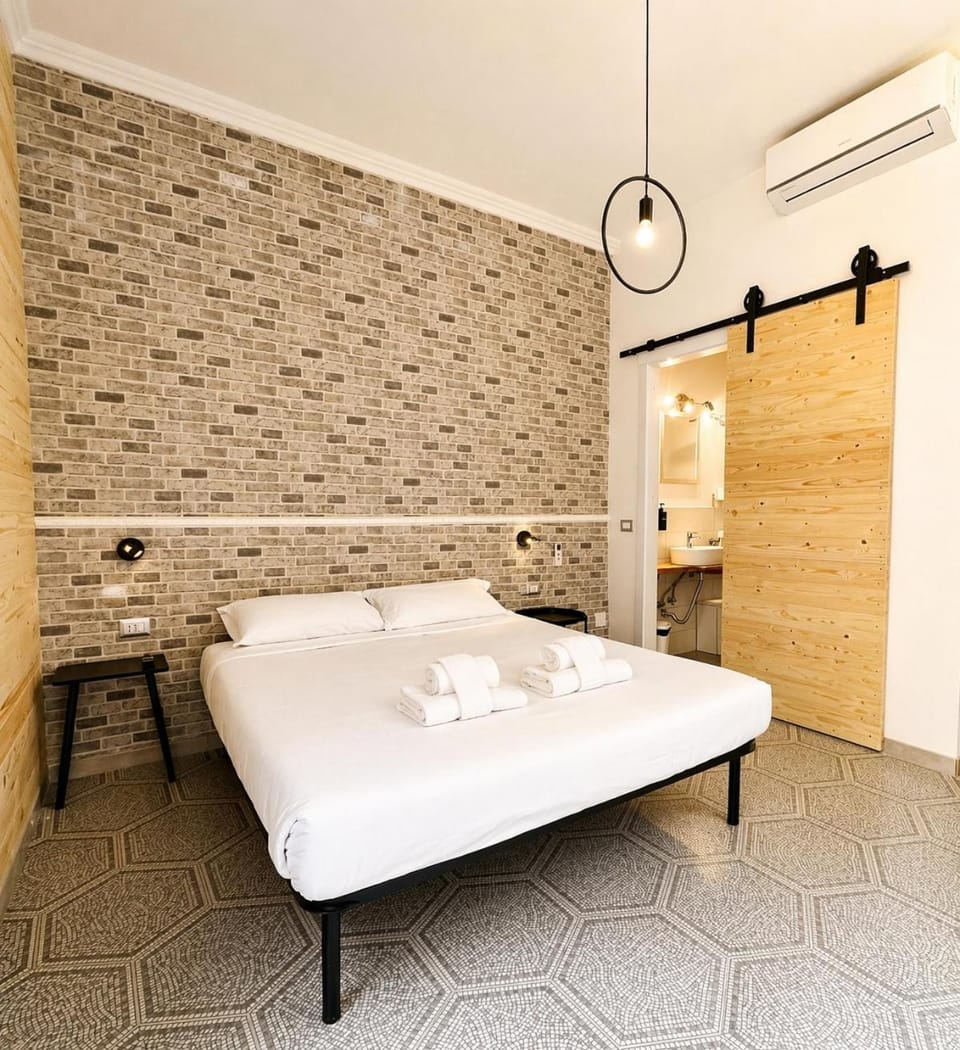 Parlamento room Historic Center Bathroom En-Suite Bed and Breakfast in Rome