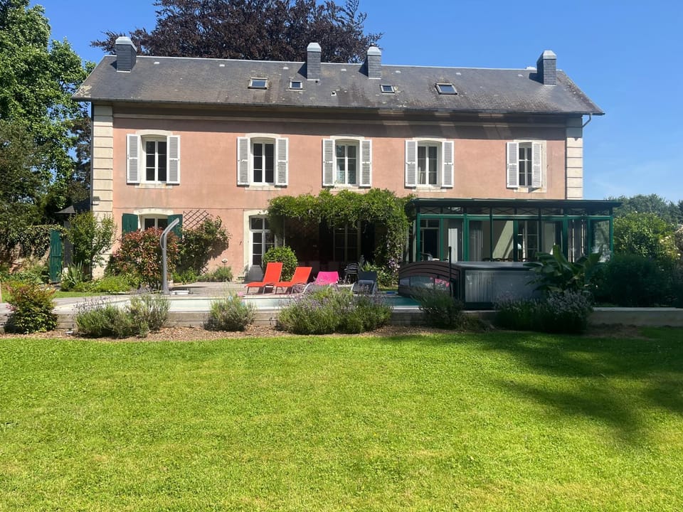Property building, Natural landscape, Garden view