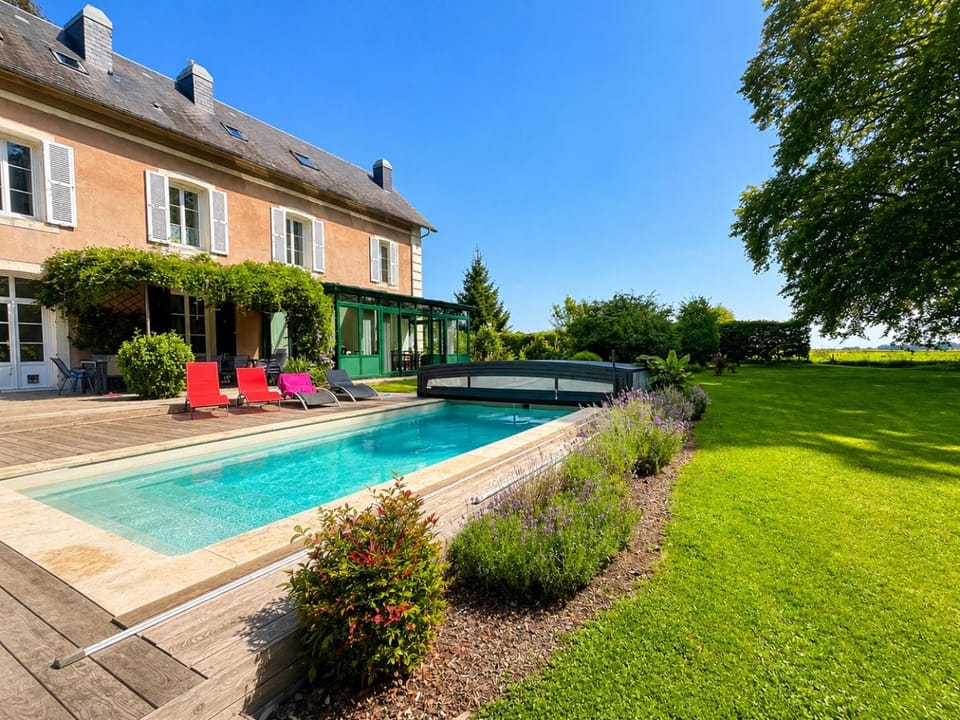 Property building, Pool view, Swimming pool, sunbed