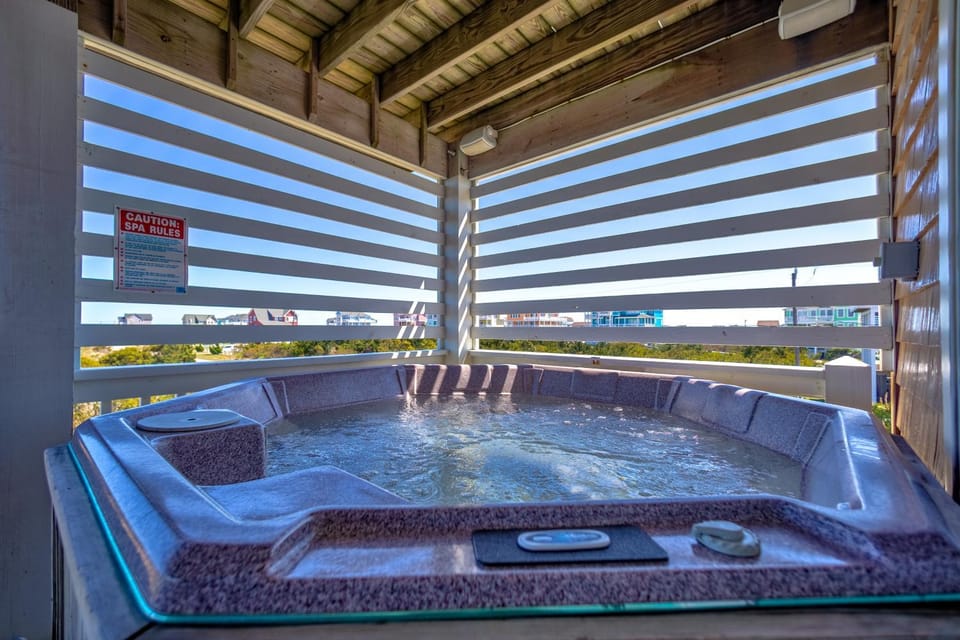 RO568 Waves of Lunasea House in Rodanthe