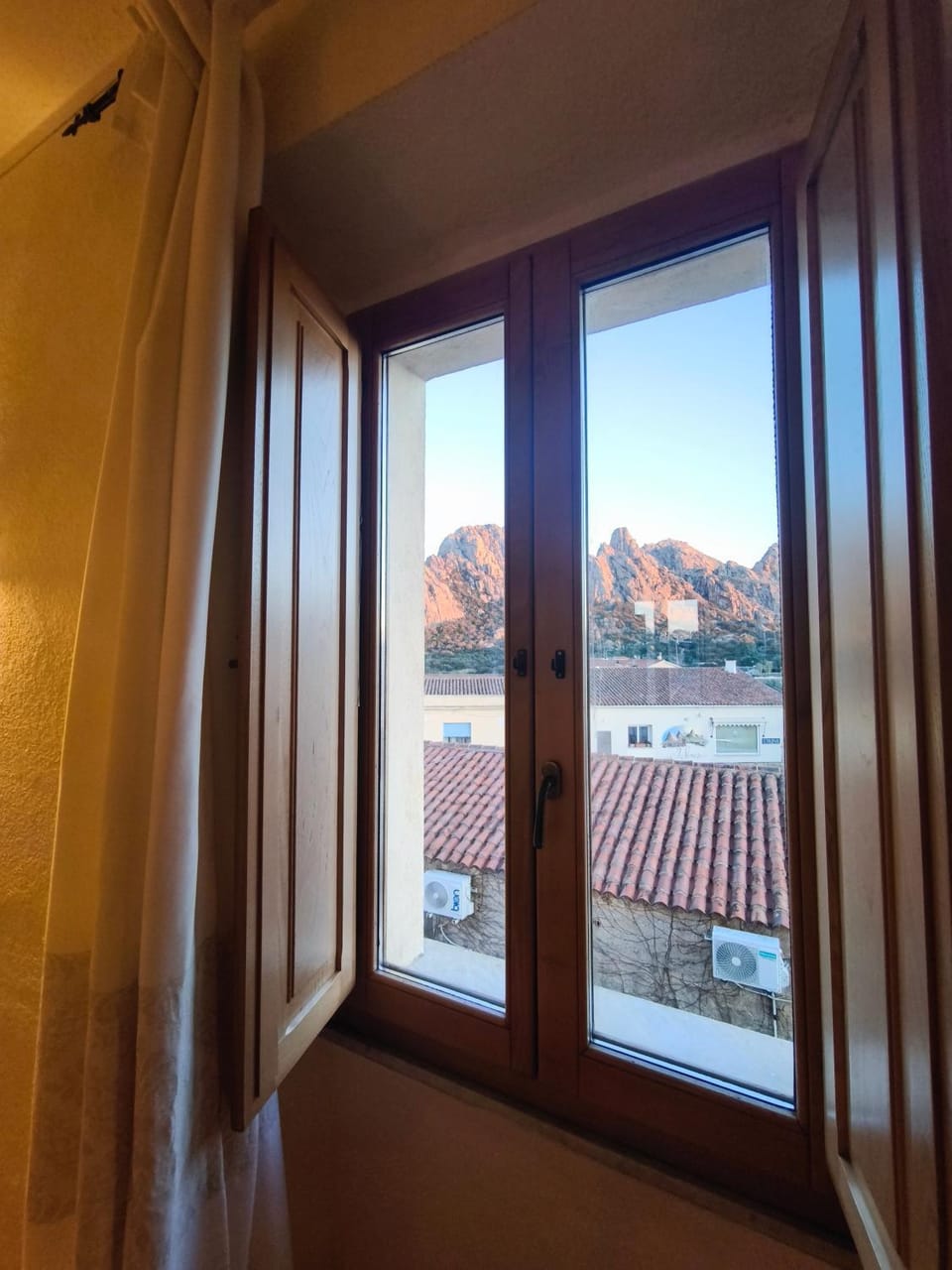 Natural landscape, Lake view, Mountain view