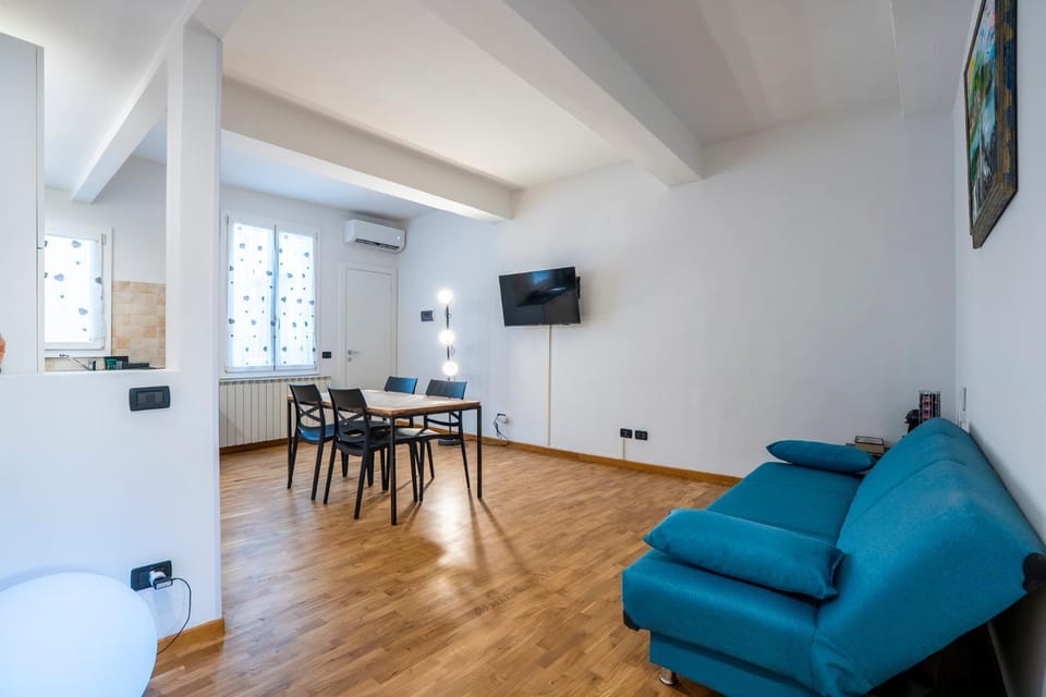 TV and multimedia, Kitchen or kitchenette, Living room, Dining area