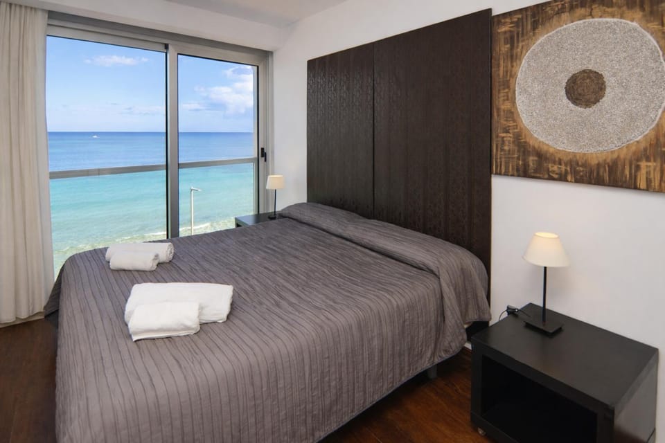 Bed, Natural landscape, Photo of the whole room, Bedroom, Sea view, towels