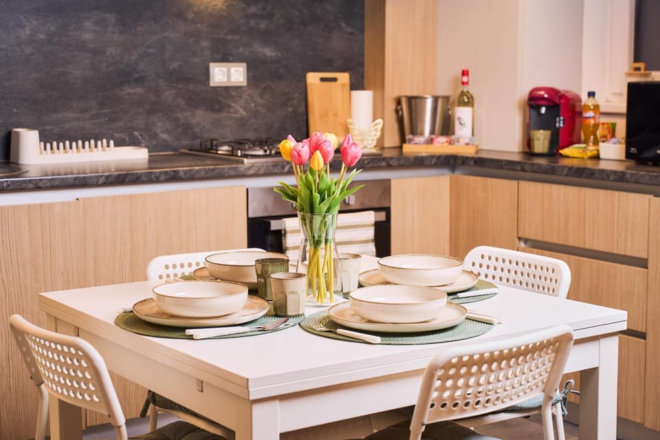 Coffee/tea facilities, Dining area