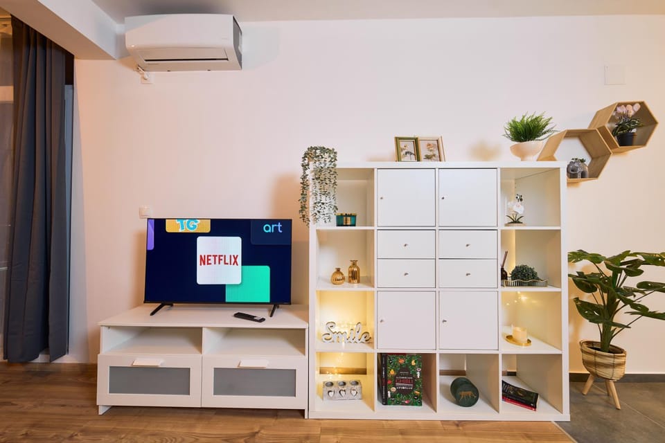 Communal lounge/ TV room, TV and multimedia
