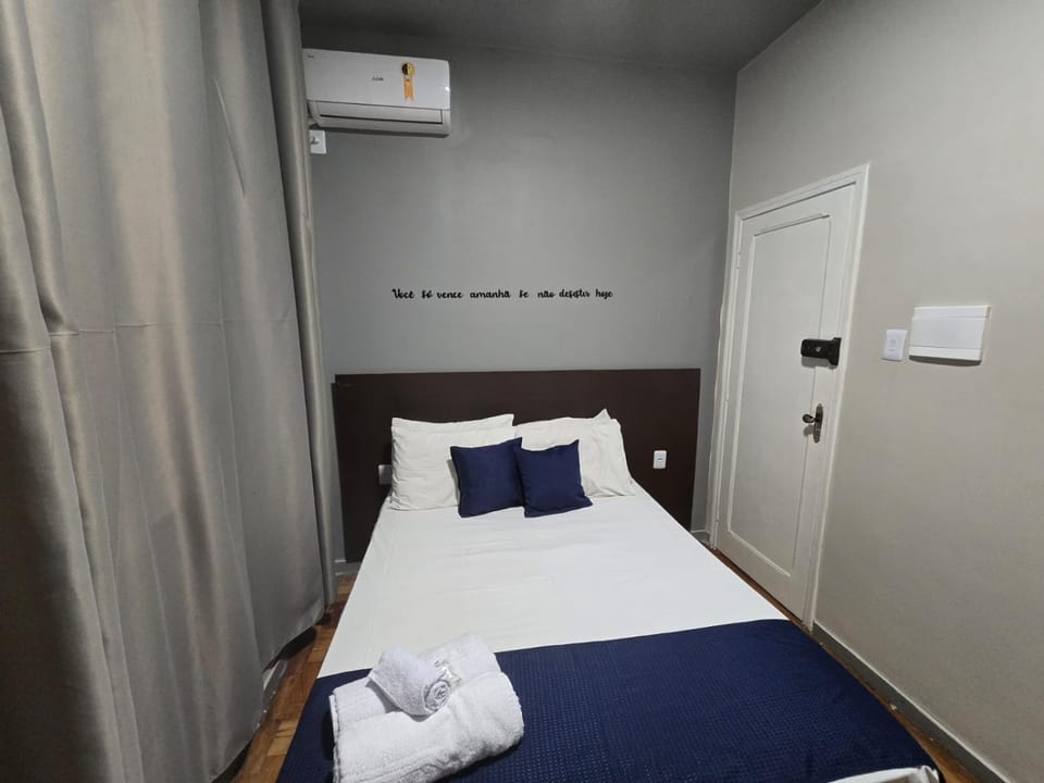 Bed, Bedroom, air conditioner