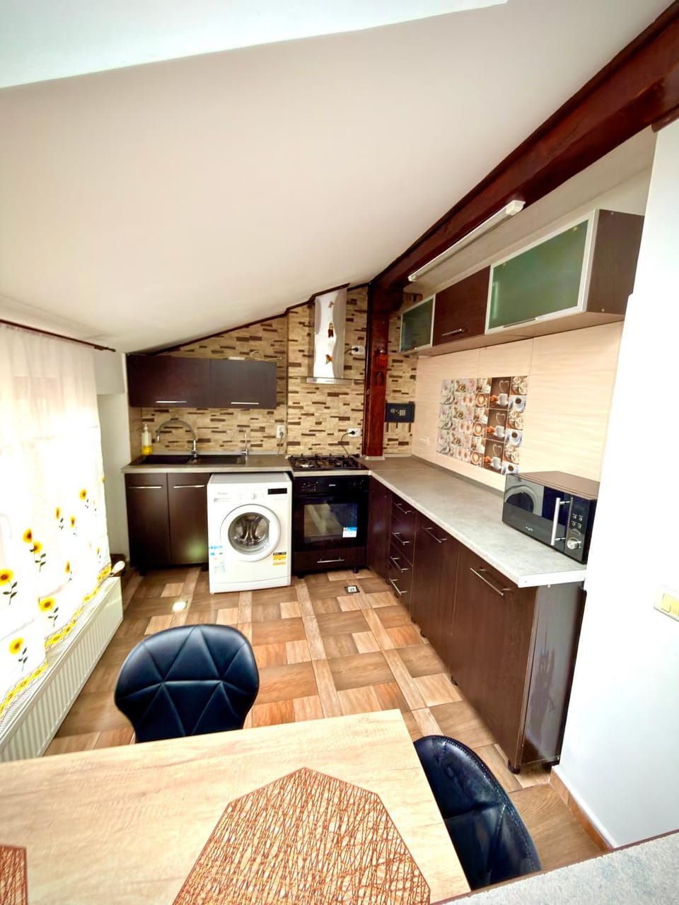 La Mansardă Apartment in Romania