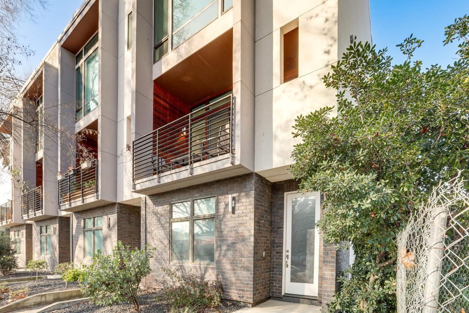 Walkable! Extended Stay 1 Mi to Dtwn Sacramento House in Sacramento