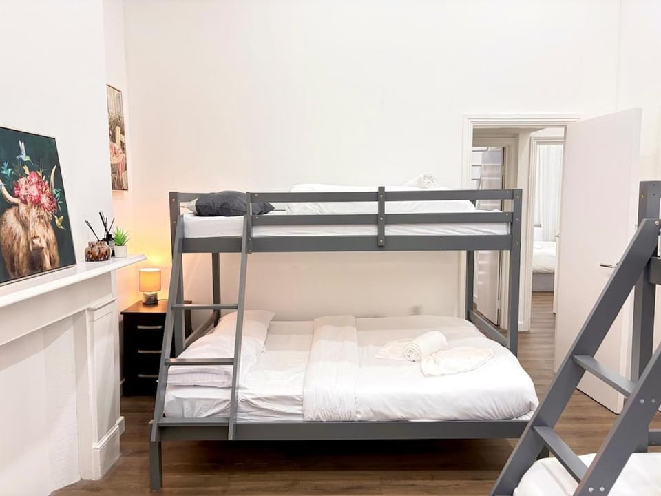 Photo of the whole room, Bedroom, bunk bed