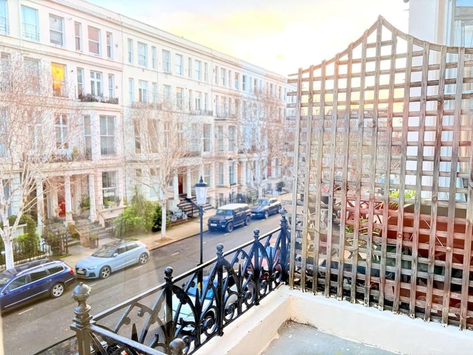 Property building, Neighbourhood, Street view, Location