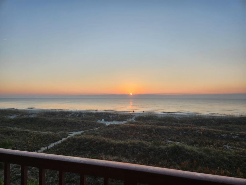 Beach Skybox HHI Apartment in Hilton Head Island