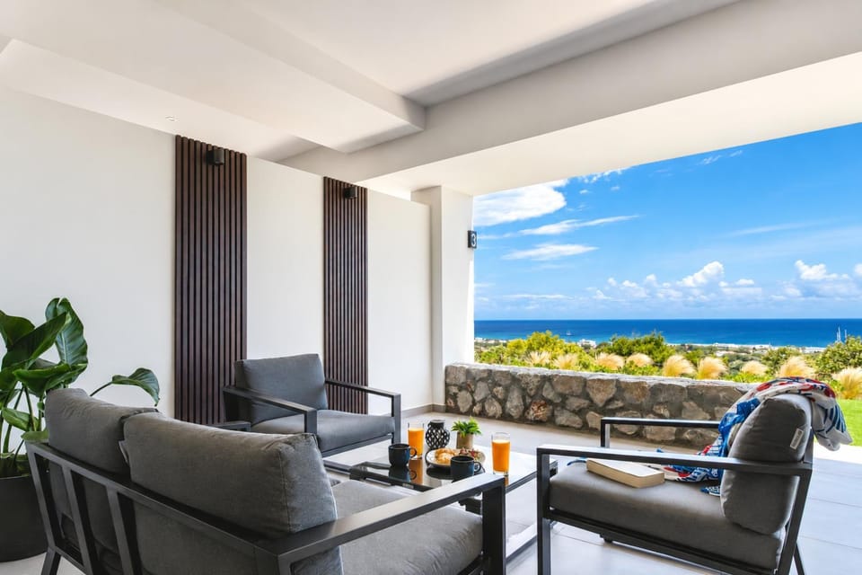 Natural landscape, Balcony/Terrace, Sea view