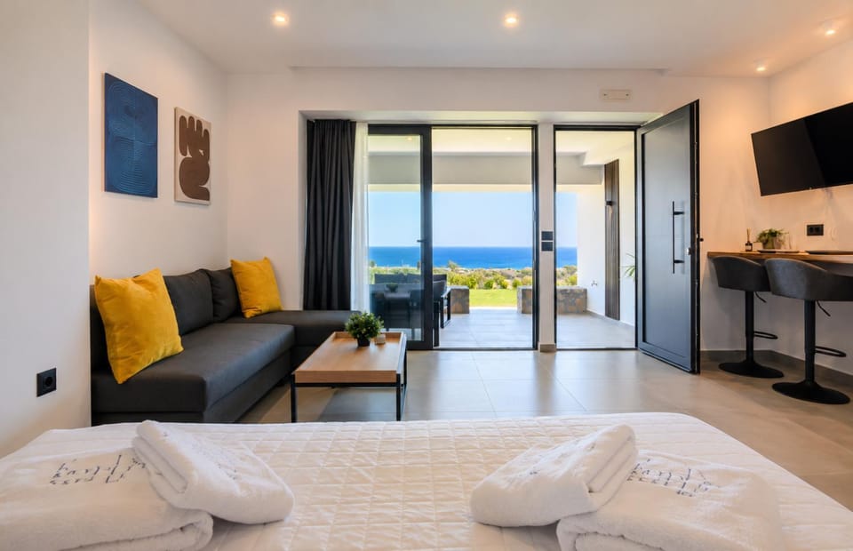 Bed, Photo of the whole room, Seating area, Bedroom, Sea view