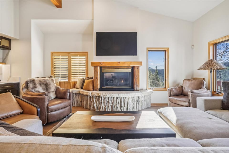 Charter Ridge 22 Great Views, Private Hot Tub! House in Breckenridge