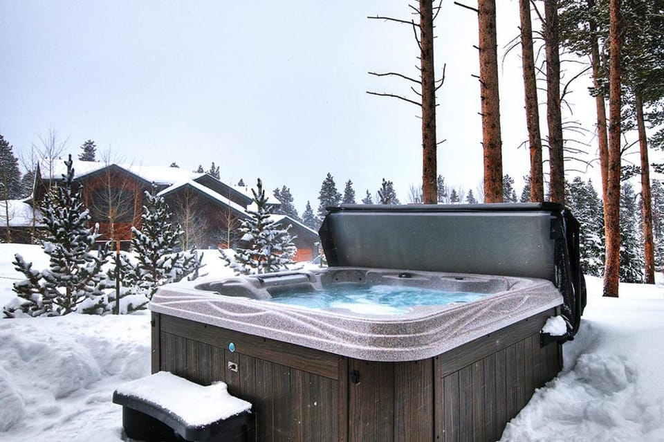 Experience luxury in this 4-bedroom Cloud Cabin in Breckenridge! Cabin in Breckenridge