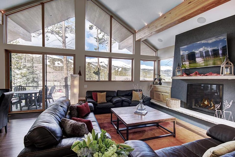 Experience luxury in this 4-bedroom Cloud Cabin in Breckenridge! Cabin in Breckenridge