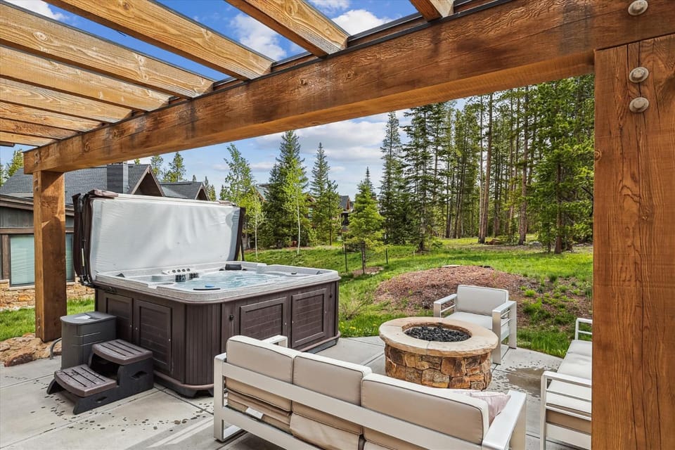 Chateau Breck, Spacious 4BR townhome in Breckenridge with stunning mountain views House in Breckenridge