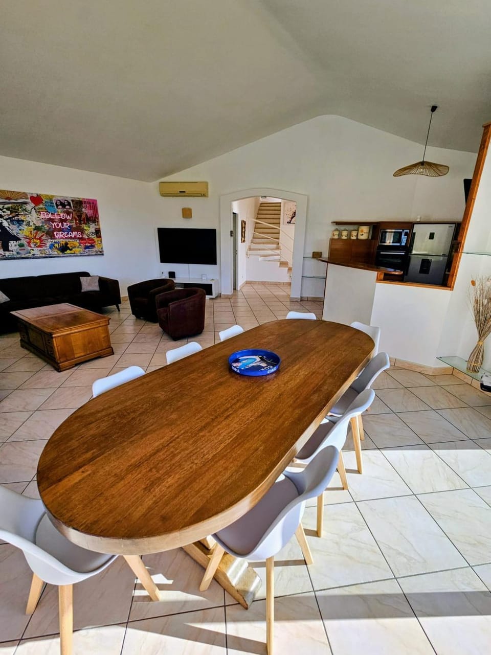 Kitchen or kitchenette, Living room, Dining area