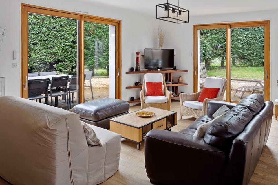 Communal lounge/ TV room, TV and multimedia, Living room, Seating area