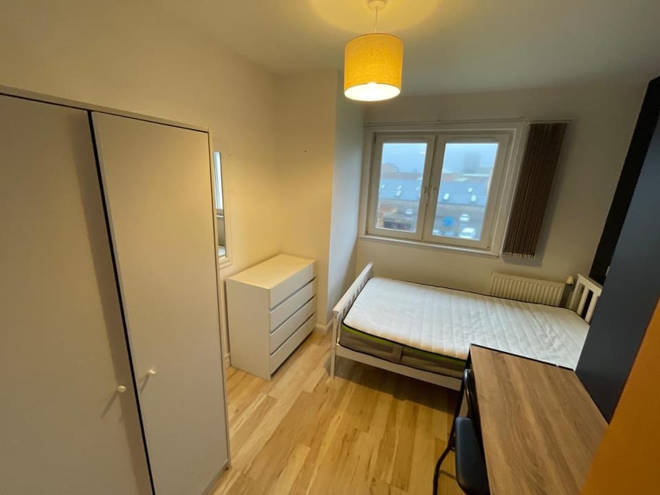 Double room with attached bathroom Apartment in Aberdeen