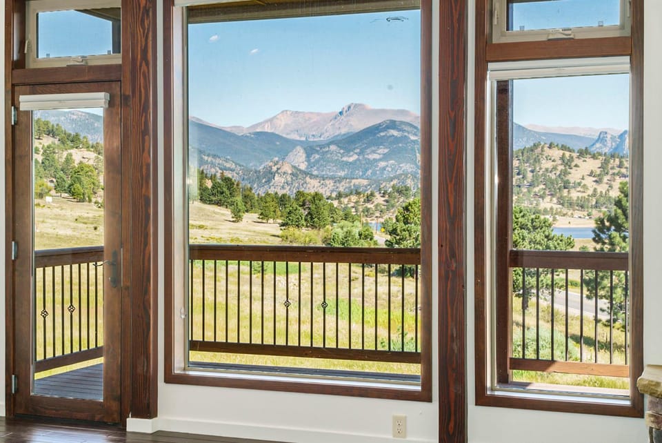 View (from property/room), Balcony/Terrace, Mountain view
