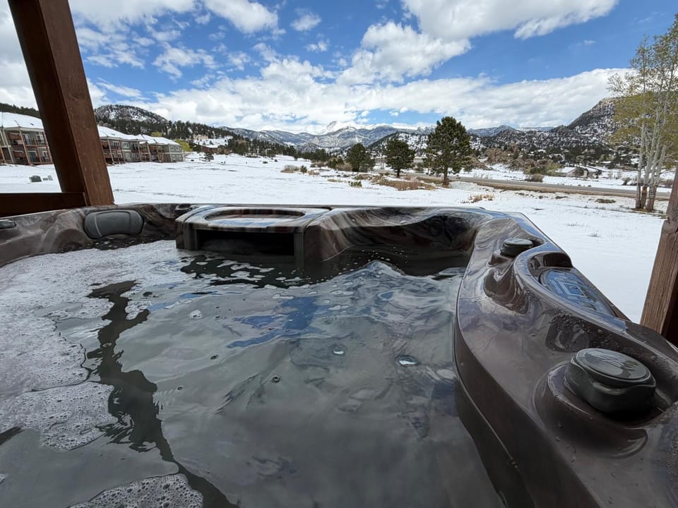 Patio, Natural landscape, Winter, Hot Tub, View (from property/room), Mountain view
