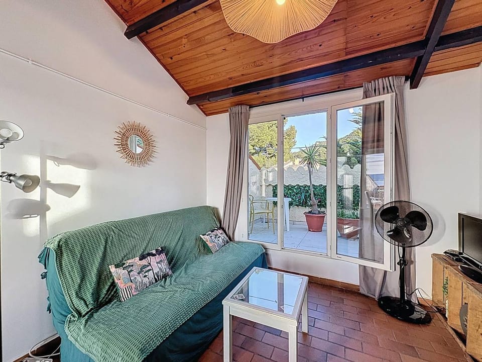 Charmant T3 avec Terrasses Vue Mer - Idéal 4 Pers - FR-1-770-78 Apartment in La Cadière-d'Azur