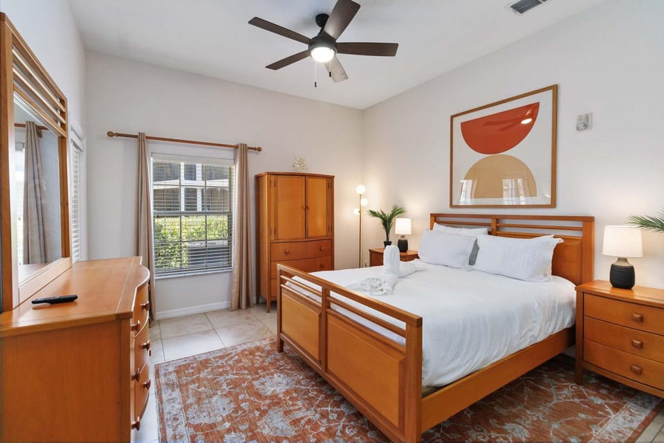 Gorgeous top floor Condo at Bahama Bay Resort House in Polk County