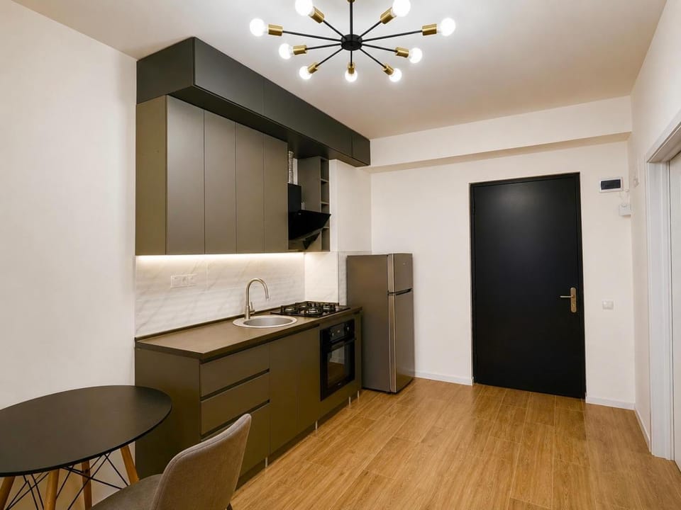 Dining area, kitchen