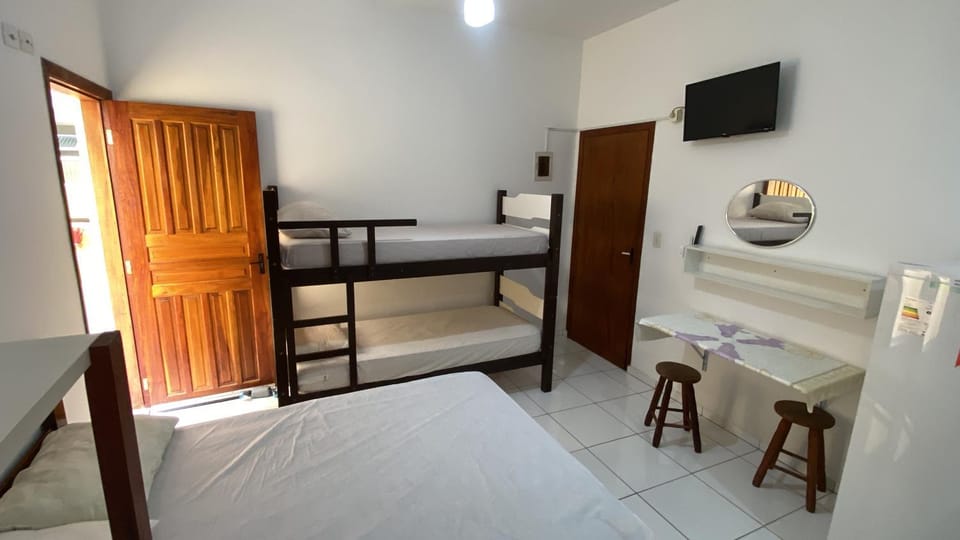 Kitnet 01 completa a 500mt da Praia Grande Apartment in Ubatuba